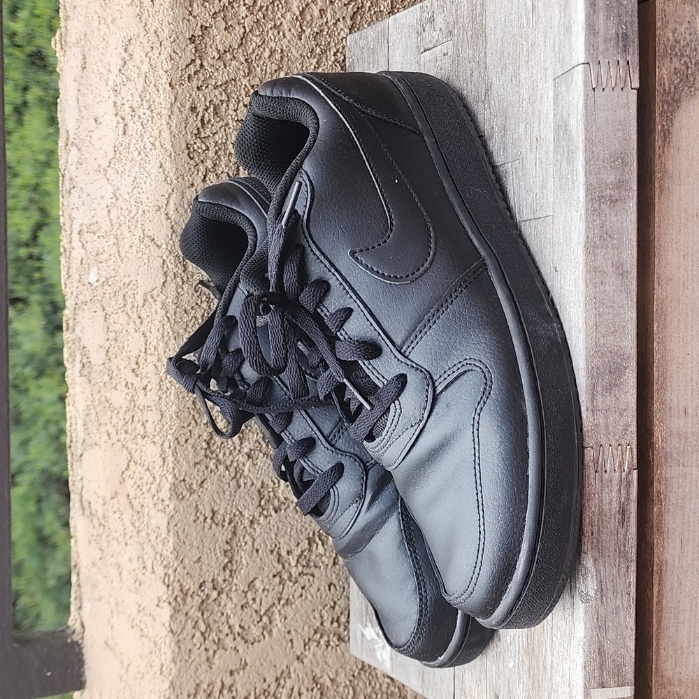 Nike Shoes Black Size 9